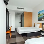 Easyhotel Amsterdam Hotel 2*