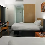 إيزيهوتيل أمستردام زاندام فندق 2*