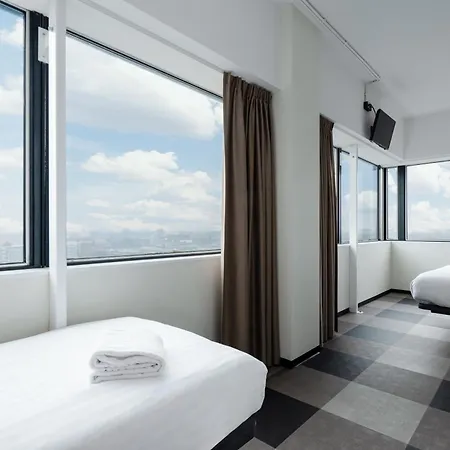 Easyhotel Amsterdam מלון 2*