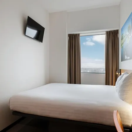 Easyhotel Amsterdam 2*