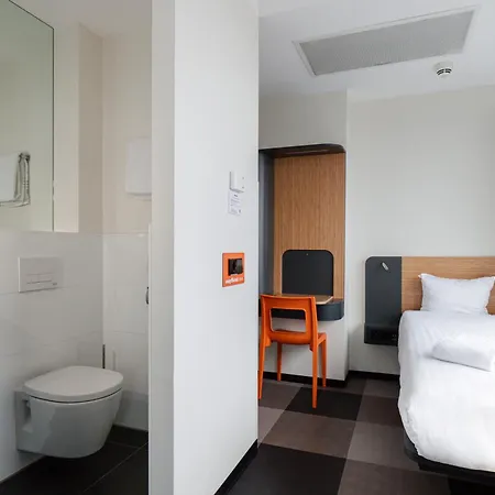 מלון Easyhotel Amsterdam