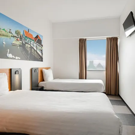 Easyhotel Amsterdam Otel Zaandam