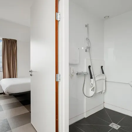 Easyhotel Amsterdam מלון זנדאם