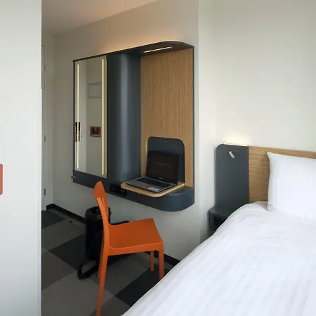 Hotell Easyhotel Amsterdam 2*