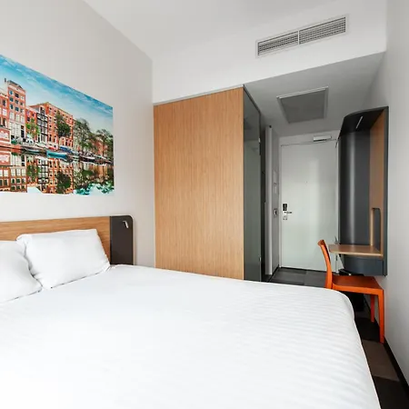 Easyhotel Amsterdam Ζάανταμ
