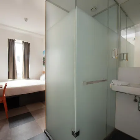 Easyhotel Amsterdam Hotel
