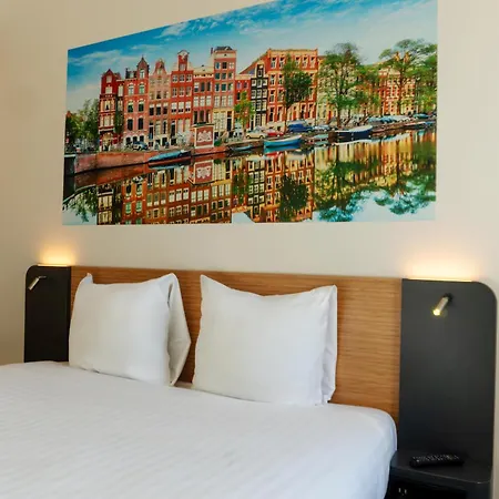Easyhotel Amsterdam Hotel 2*