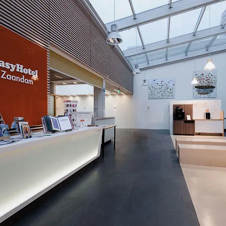 Easyhotel Amsterdam Ξενοδοχείο 2*