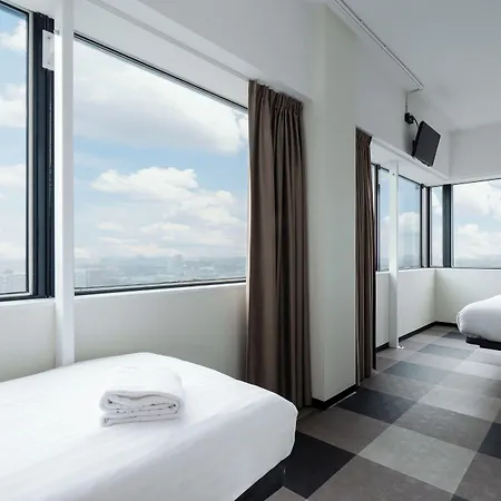 Easyhotel Amsterdam Ξενοδοχείο 2*