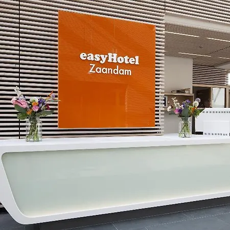 Easyhotel Amsterdam 2* זנדאם