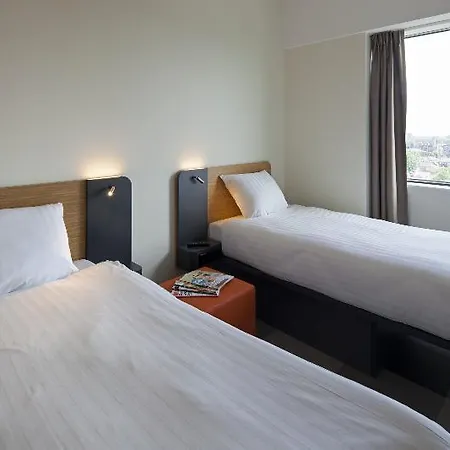 Easyhotel Amsterdam מלון זנדאם