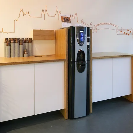 Easyhotel Amsterdam מלון זנדאם