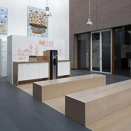 Easyhotel Amsterdam 2* זנדאם