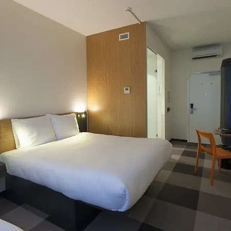 Hotel Easyhotel Amsterdam 2*