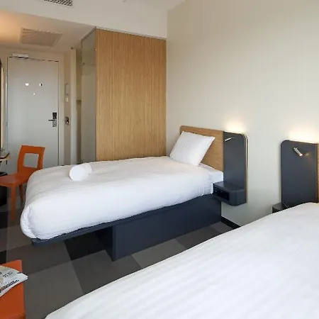 Easyhotel Amsterdam מלון