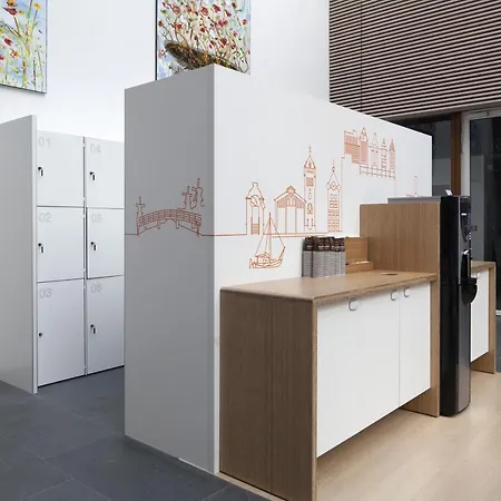 Easyhotel Amsterdam מלון 2*