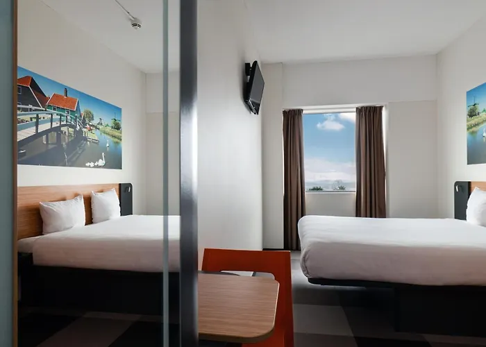 Easyhotel Amsterdam Hotel 2*