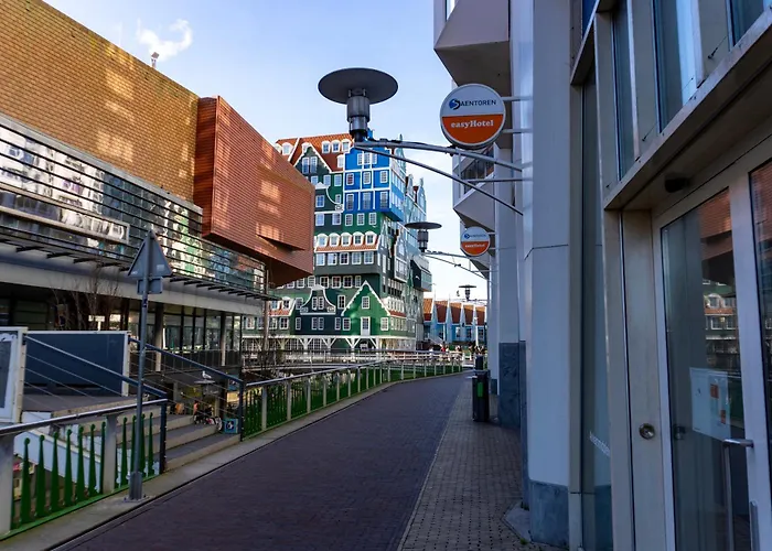 Hotel Easyhotel Amsterdam 2*