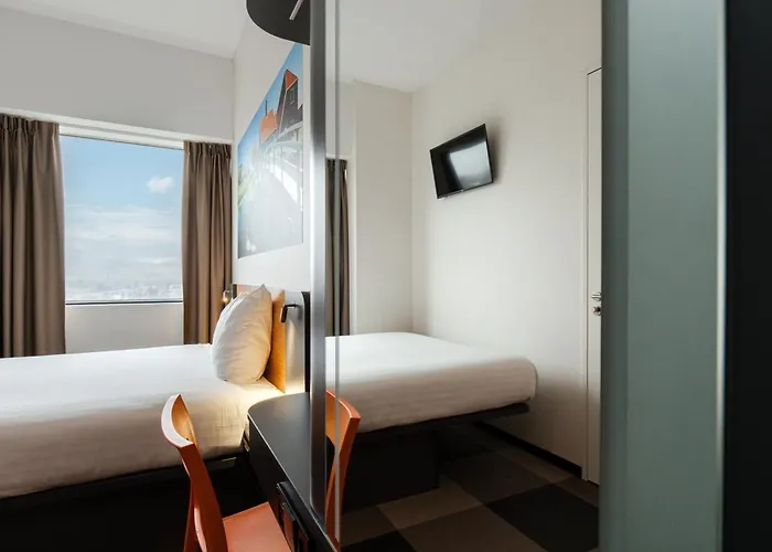 Easyhotel Amsterdam Hotel