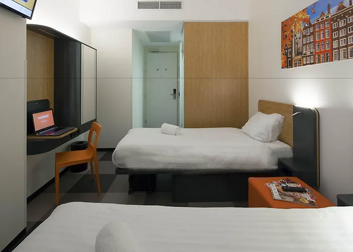 Easyhotel Amsterdam Hotel 2*