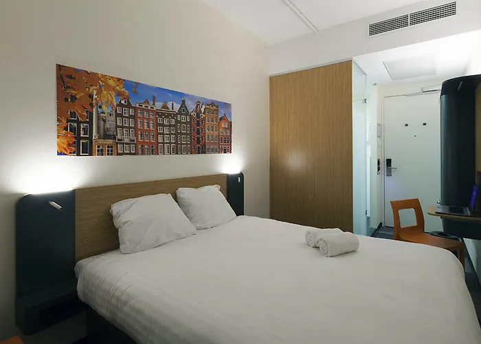 Easyhotel Amsterdam Hotel