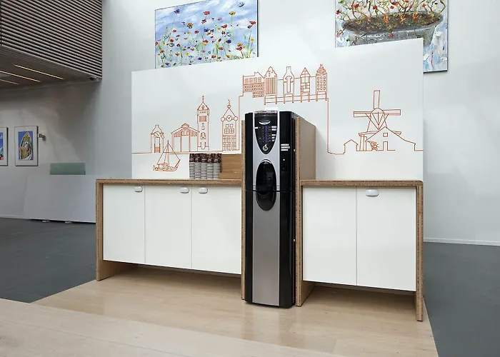 Hotel Easyhotel Amsterdam 2*