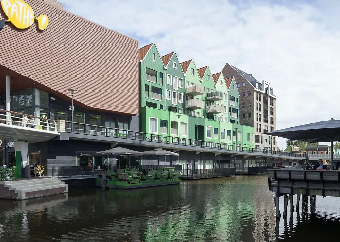 Easyhotel Amsterdam 2*