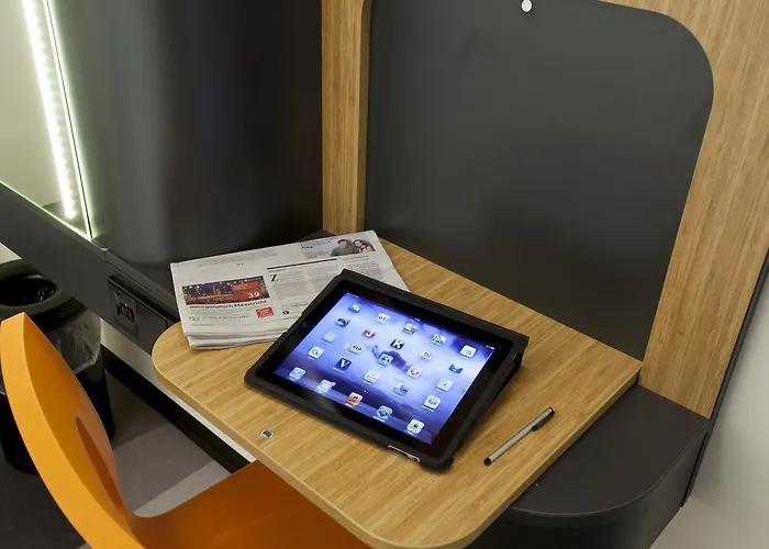 Easyhotel Amsterdam Hotel 2*