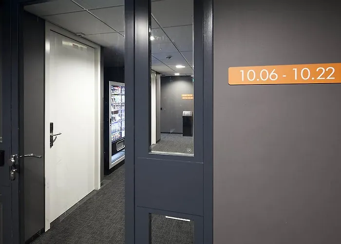 Easyhotel Amsterdam Hotel