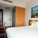 Easyhotel Amsterdam Hotel 2*