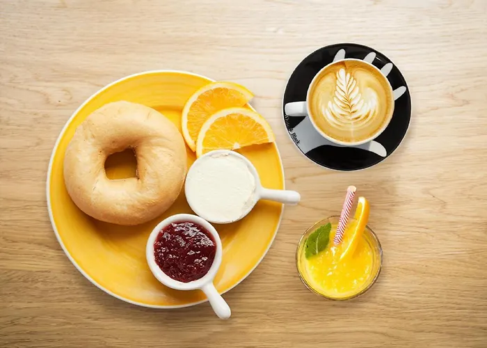 מלון Easyhotel Amsterdam 2*